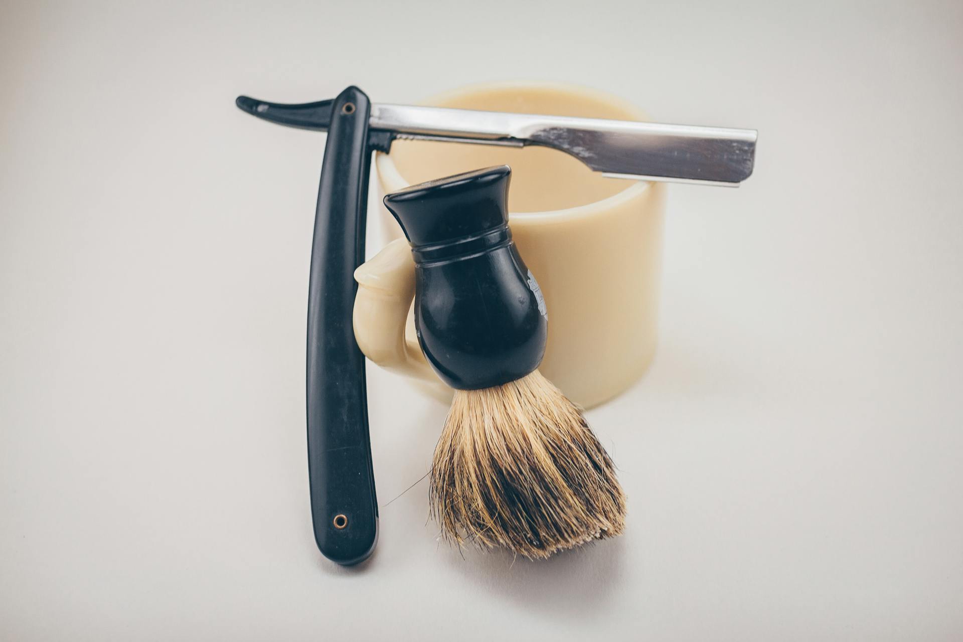 Vintage Solingen straight razor on cloth